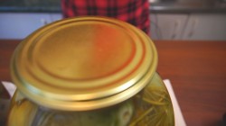 название картинки Очень вкусные маринованные зеленые помидоры с ранеткой