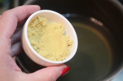 Соленые огурцы как бочковые с горчицей в банках на зиму