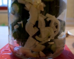 название картинки Огурцы с томатной пастой и уксусом на зиму