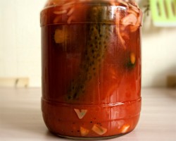 название картинки Огурцы с томатной пастой и уксусом на зиму