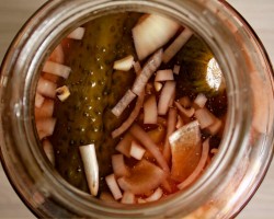 название картинки Огурцы с томатной пастой и уксусом на зиму