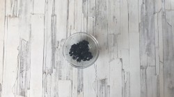 Салат с сыром и свежим огурцом с рукколой