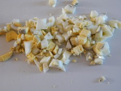 название картинки Классическая окрошка на кефире с колбасой