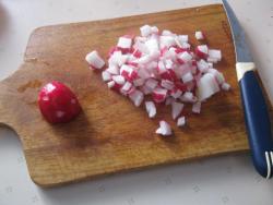 название картинки Окрошка по классике на сметане с водой