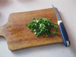 название картинки Окрошка по классике на сметане с водой