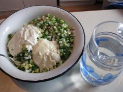 название картинки Окрошка по классике на сметане с водой