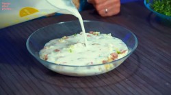 Окрошка с редисом и огурцом на кефире - шаг 12