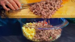 Окрошка с редисом и огурцом на кефире - шаг 9