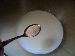 Пышные оладьи на дрожжах и молоке