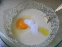 Пышные оладьи на дрожжах и молоке