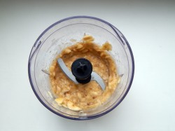 Оладьи из бананов и яиц - шаг 3 Оладьи из бананов и яиц - шаг 3