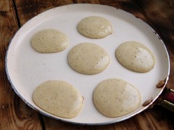 Оладьи из бананов и яиц - шаг 6 Оладьи из бананов и яиц - шаг 6