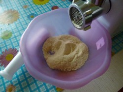 Оладьи из чёрствого хлеба - шаг 1