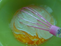 Оладьи из чёрствого хлеба - шаг 7