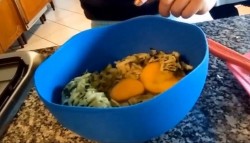 название картинки Оладьи из кабачков с сыром и ветчиной