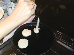 название картинки Оладьи на ряженке пышные быстро и вкусно