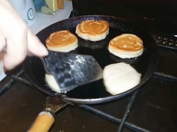 название картинки Оладьи на ряженке пышные быстро и вкусно