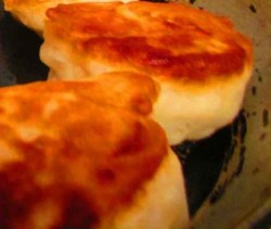 название картинки Оладьи пышные на сыворотке без яиц