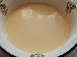 Оладьи с бананом на кефире - шаг 3