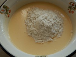 Оладьи с бананом на кефире - шаг 4