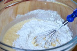 Оладьи с тыквенным пюре и яблоками на сметане