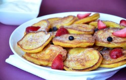 Оладьи с тыквенным пюре и яблоками на сметане