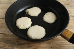 Оладьи с сыром на сковороде