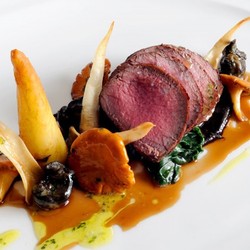 Оленина в духовке запеченная