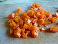 название картинки Оливье классический с солеными огурцами салат