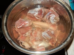 Оливье с говядиной салат