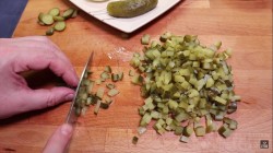 название картинки Оливье с копченым окороком и зеленым яблоком