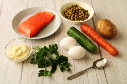 Оливье с красной рыбой - шаг 1 Оливье с красной рыбой - шаг 1