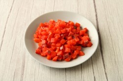 Оливье с красной рыбой - шаг 4 Оливье с красной рыбой - шаг 4