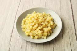 Оливье с красной рыбой - шаг 5 Оливье с красной рыбой - шаг 5