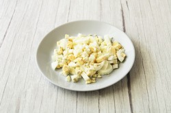 Оливье с красной рыбой - шаг 7 Оливье с красной рыбой - шаг 7