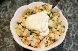 Оливье с мясом салат