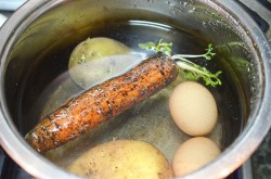 Оливье с мясом салат