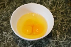 название картинки Омлет из яиц и молока простой на сковороде