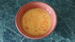 Омлет как в садике со сливочным маслом - шаг 3