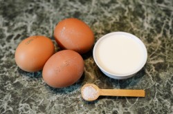 Омлет на пару в мультиварке - шаг 1