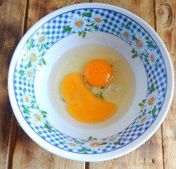 название картинки Омлет на воде на сковороде