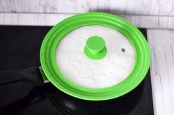 Воздушный омлет на сковороде