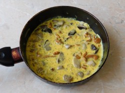 Омлет с грибами