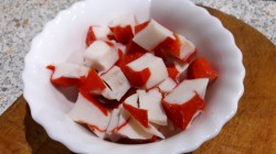 Омлет с сыром и крабовыми палочками