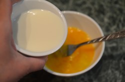 Пышный омлет на сковороде