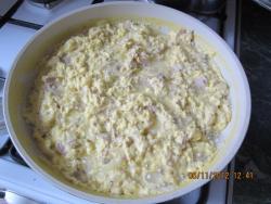 Омлет с рыбой тунцом