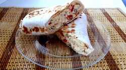 Омлет в лаваше на сковороде