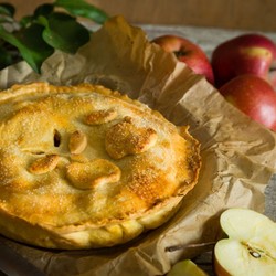 Осенний пирог с яблочной начинкой