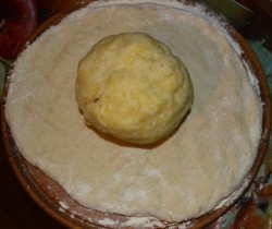 Осетинский пирог с картошкой и сулугуни