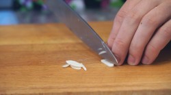 Острая закуска из баклажанов с помидорами